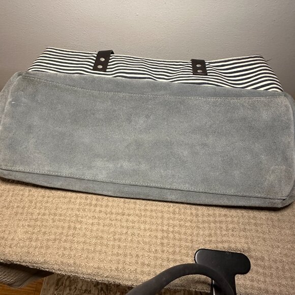 Chloe + Isabel Large Carryall Tote + Pouch - Picture 10 of 13